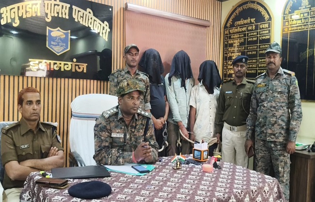 کالی اسکارپیو سے 7 کلو افیم کا دودھ برآمد، راجستھان اور جھارکھنڈ کے 3 اسمگلر گرفتار