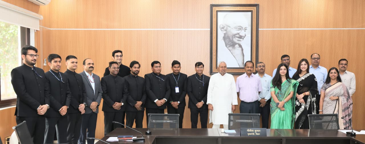 وزیر اعلیٰ سے بہار کیڈر 2024 بیچ کے ٹرینی آئی اے ایس افسران نے ملاقات کی