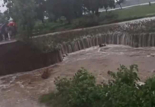 بہار کے گیاجی میںبہا پل، ریلوے ٹریک پر ملبہ گرنے سے کئی ٹرینیں متاثر