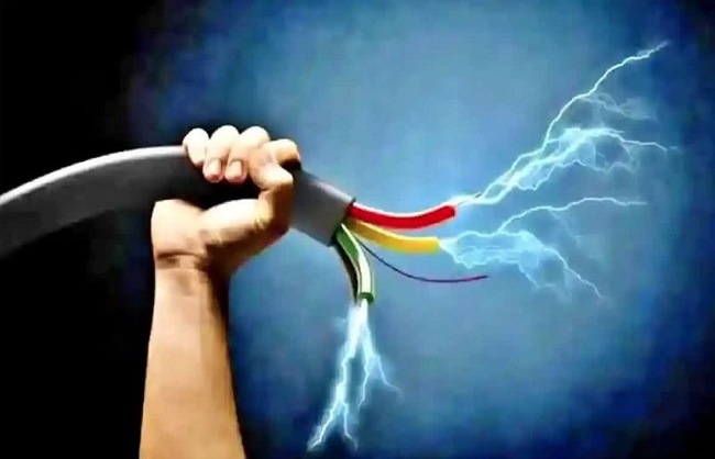 بہار میں دردناک حادثہ! کرنٹ لگنے سے ایک ہی خاندان کے 3 افراد کی موت، 6 ماہ کی معصوم بھی جھلسی