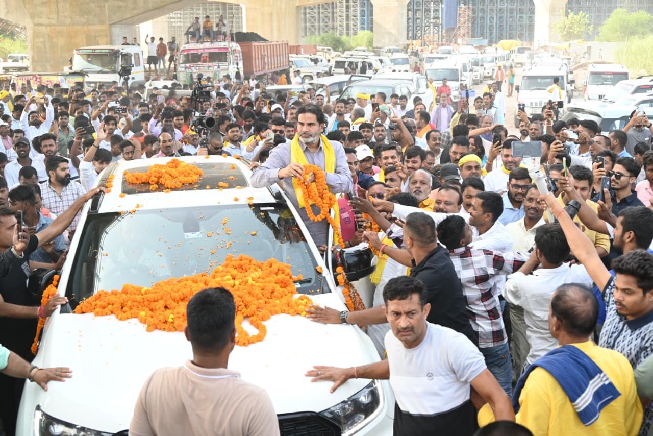 پرشانت کشور کا راگھوپور میں طوفانی دورہ، تیجسوی یادو کے خلاف امیدوار کے انتخاب کے لیے عوام سے ملاقاتیں — بہار کی سیاست میں ہلچل!*
