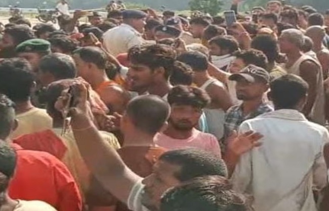 بہار کے مدھوبنی میں دو شراب اسمگلروں کی موت کے بعد ہجوم کا پولیس پر حملہ